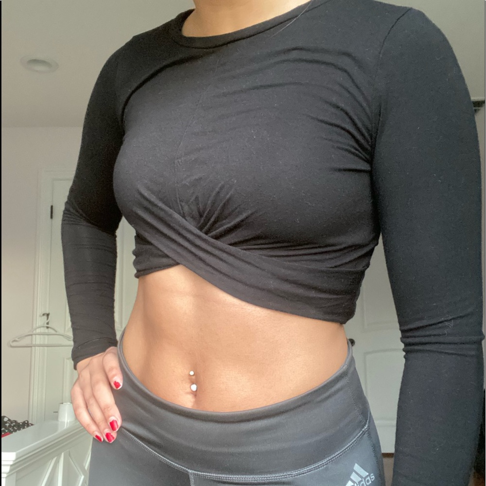 Front twist crop top